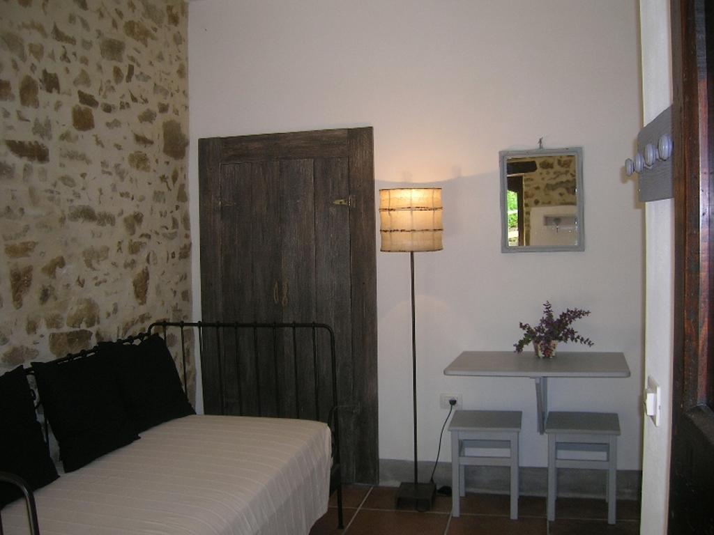 Agriturismo Caresto Villa Carbonesca Dış mekan fotoğraf